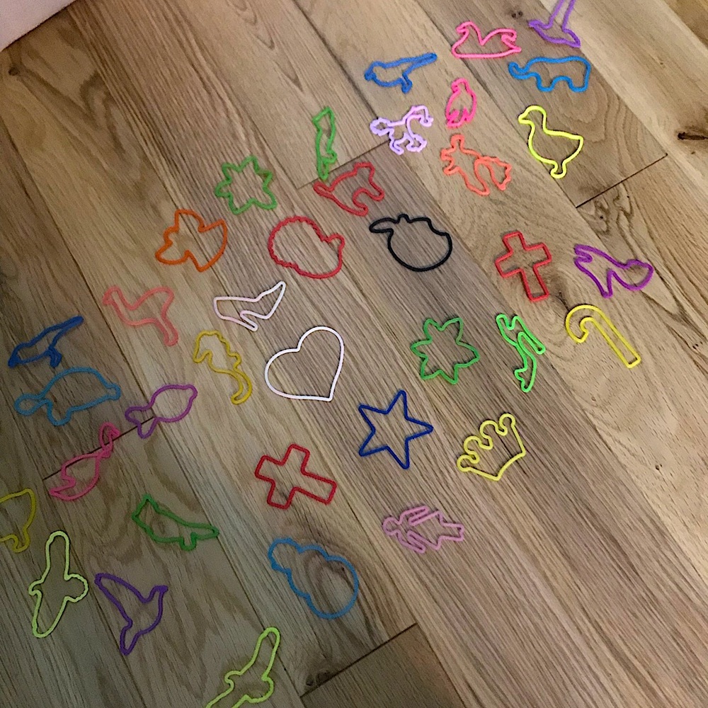 Random Silly Bands-including a Scooby Doo themed pack